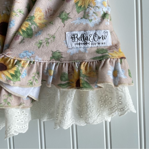 Bella & Omi Floral Dress - Picture 3 of 4